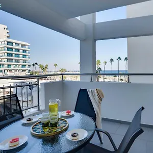 https://airbnsea-centre-apts.larnacahotels.org